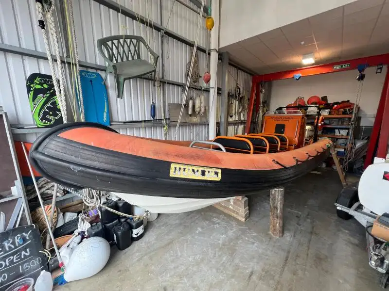 Kapal kerja keur dijual