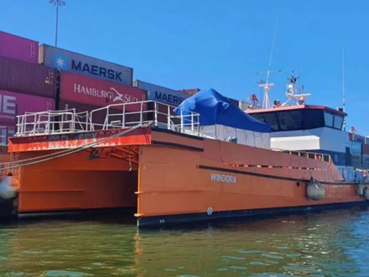 Kapal kerja keur dijual
