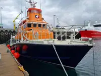 Kapal penyelamat keur dijual