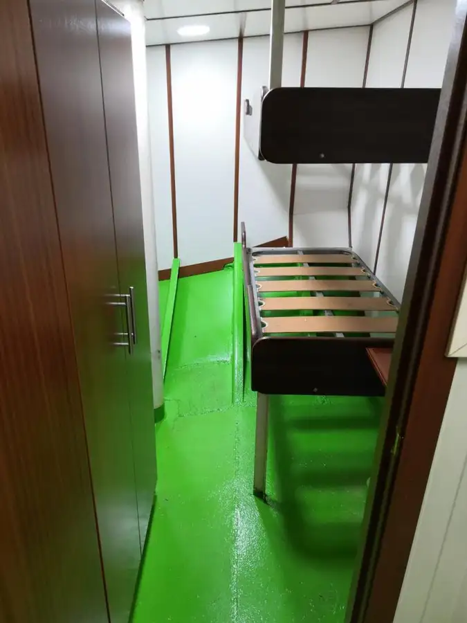 Kapal kerja keur dijual