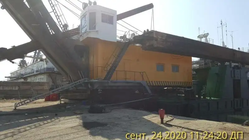 Kapal keruk keur dijual