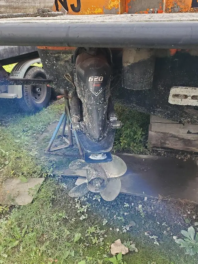 Kapal kerja keur dijual