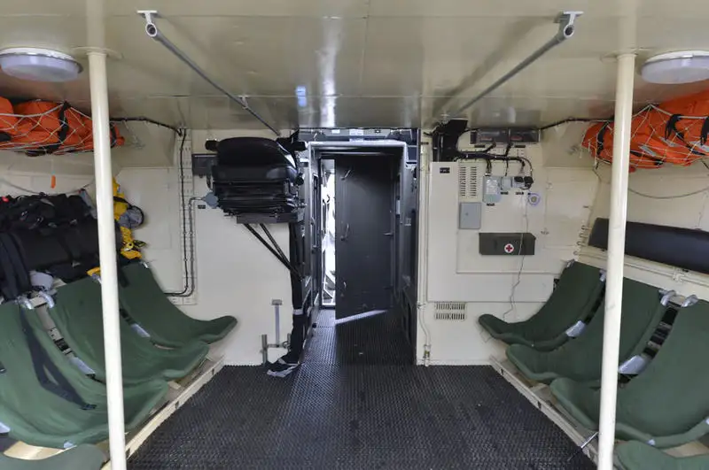 Kapal angkatan laut / militer keur dijual