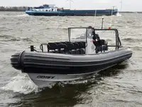 Kapal wadahna pikeun dijual