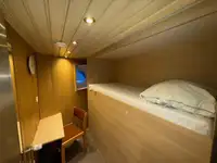 Kapal pasokan keur dijual