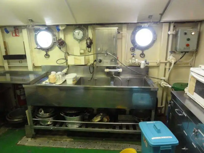 Kapal pasokan keur dijual