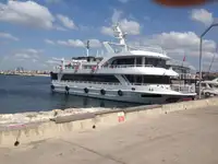 Kapal pesiar keur dijual
