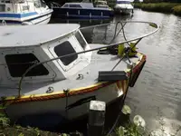Kapal kerja keur dijual