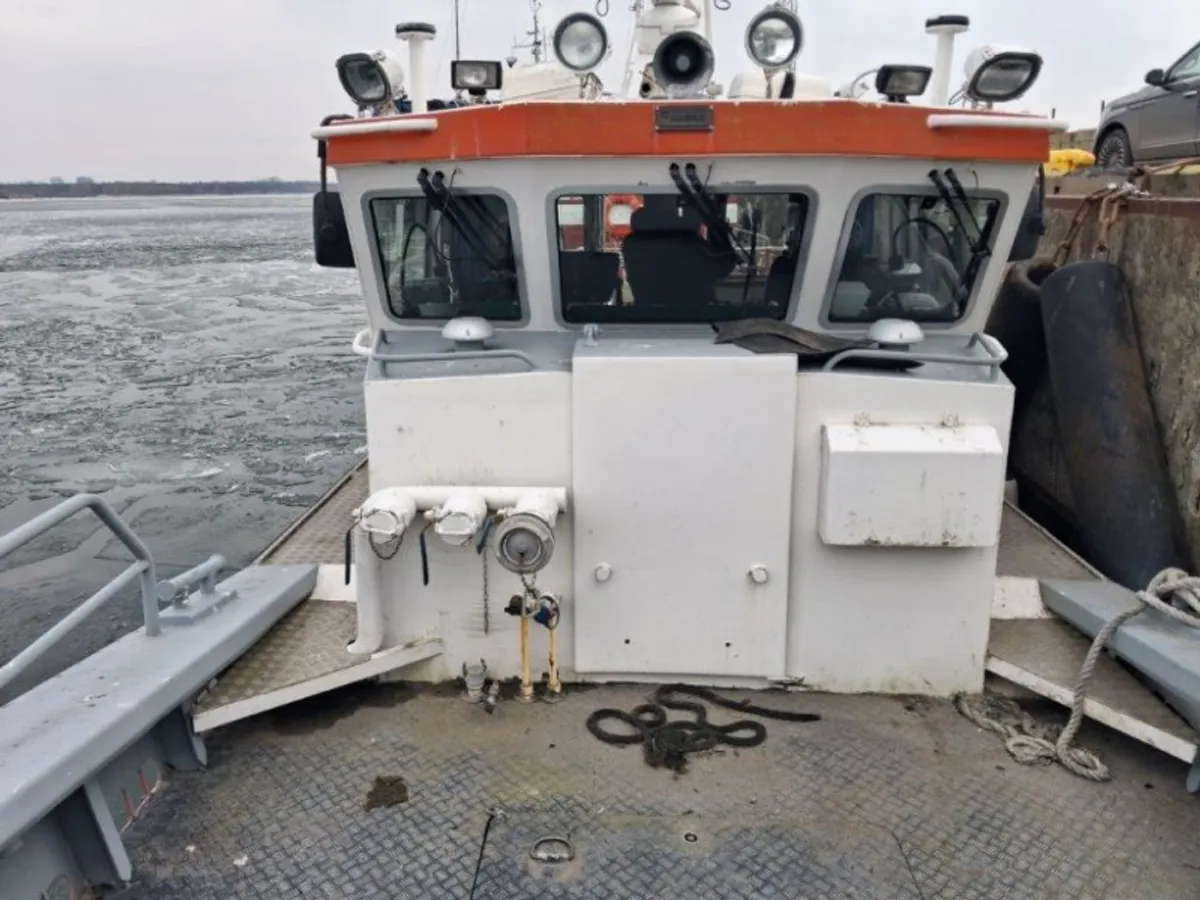 Kapal kerja keur dijual