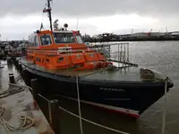 Kapal penyelamat keur dijual