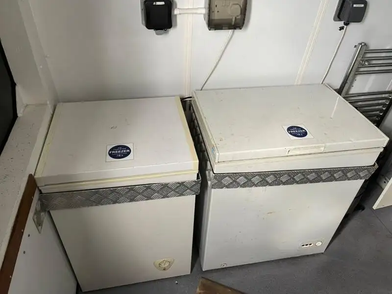 Kapal kontainer keur dijual