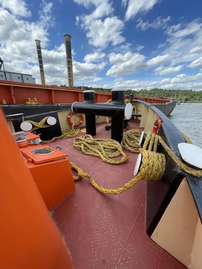 Kapal penarik keur dijual