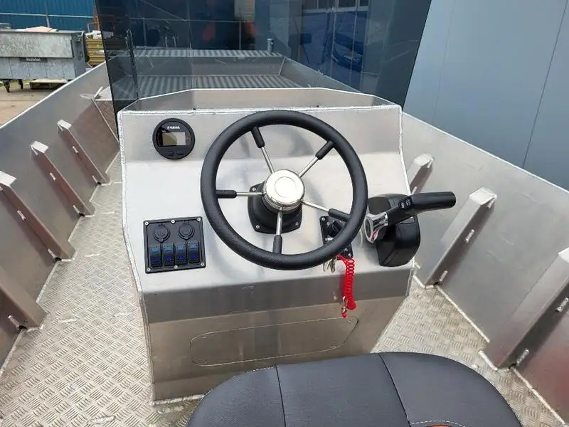 Kapal kerja keur dijual