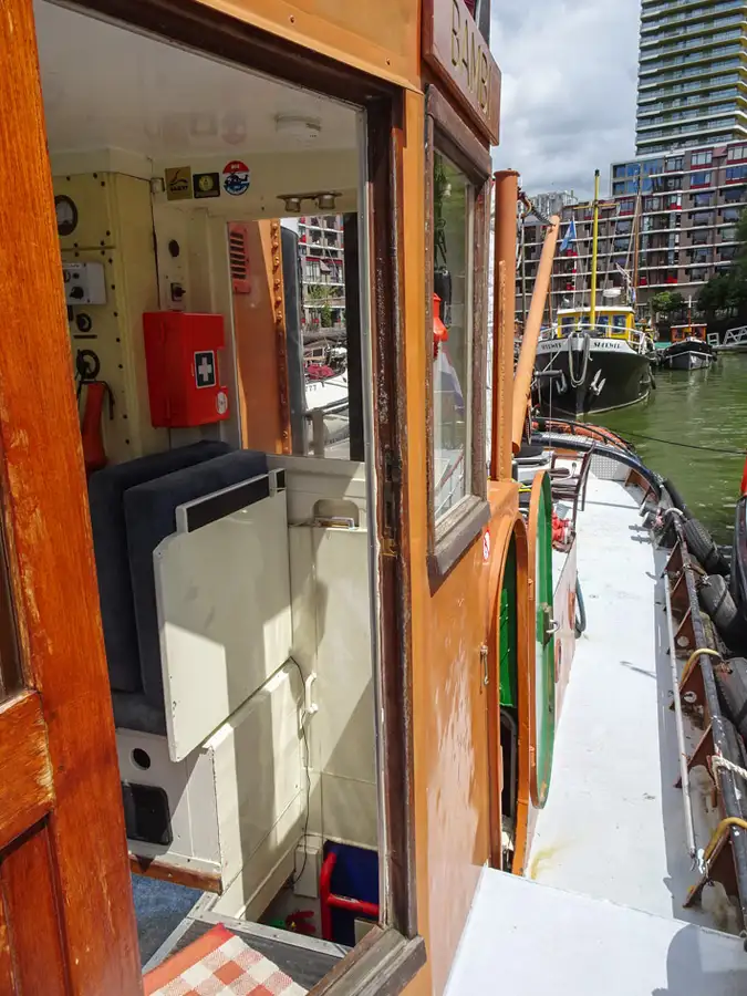 Kapal penarik keur dijual