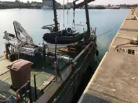 Kapal kerja keur dijual