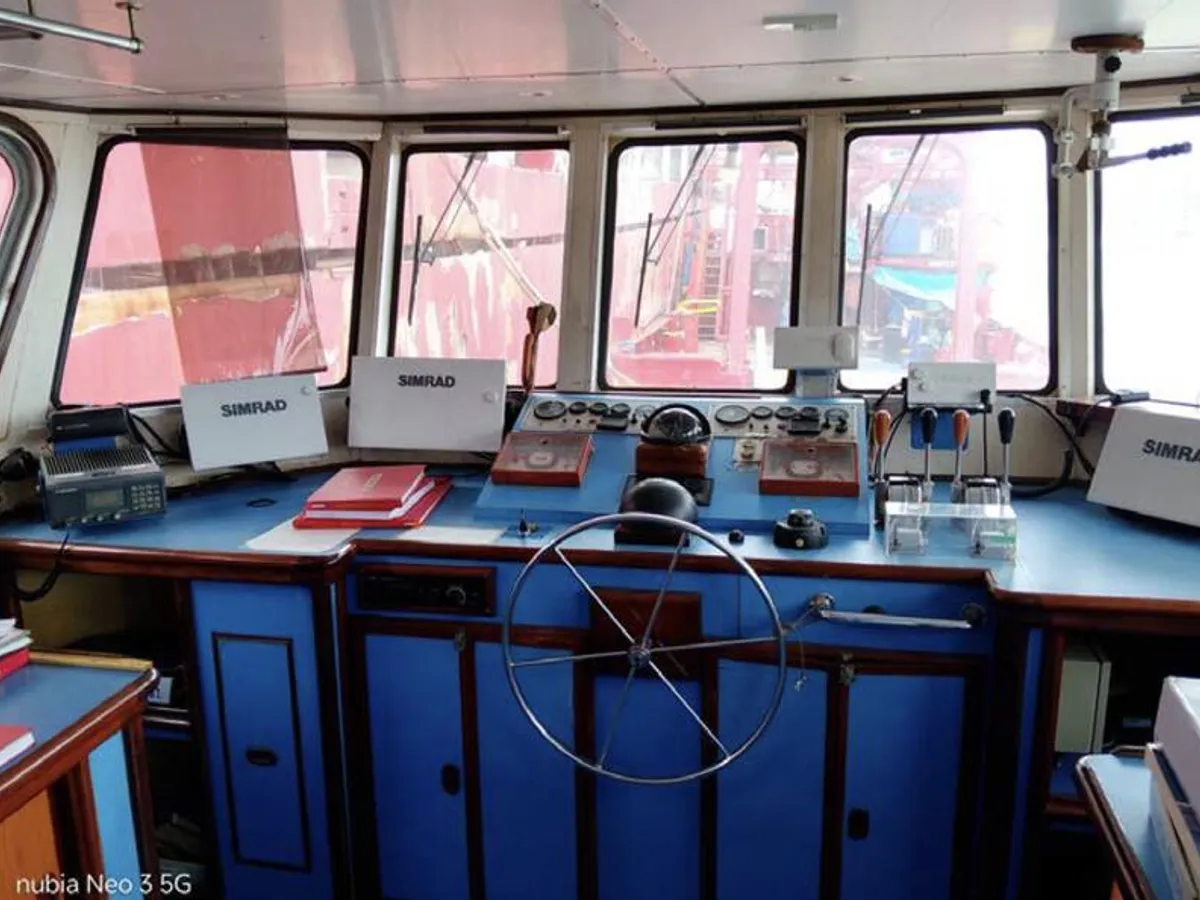Kapal survei keur dijual