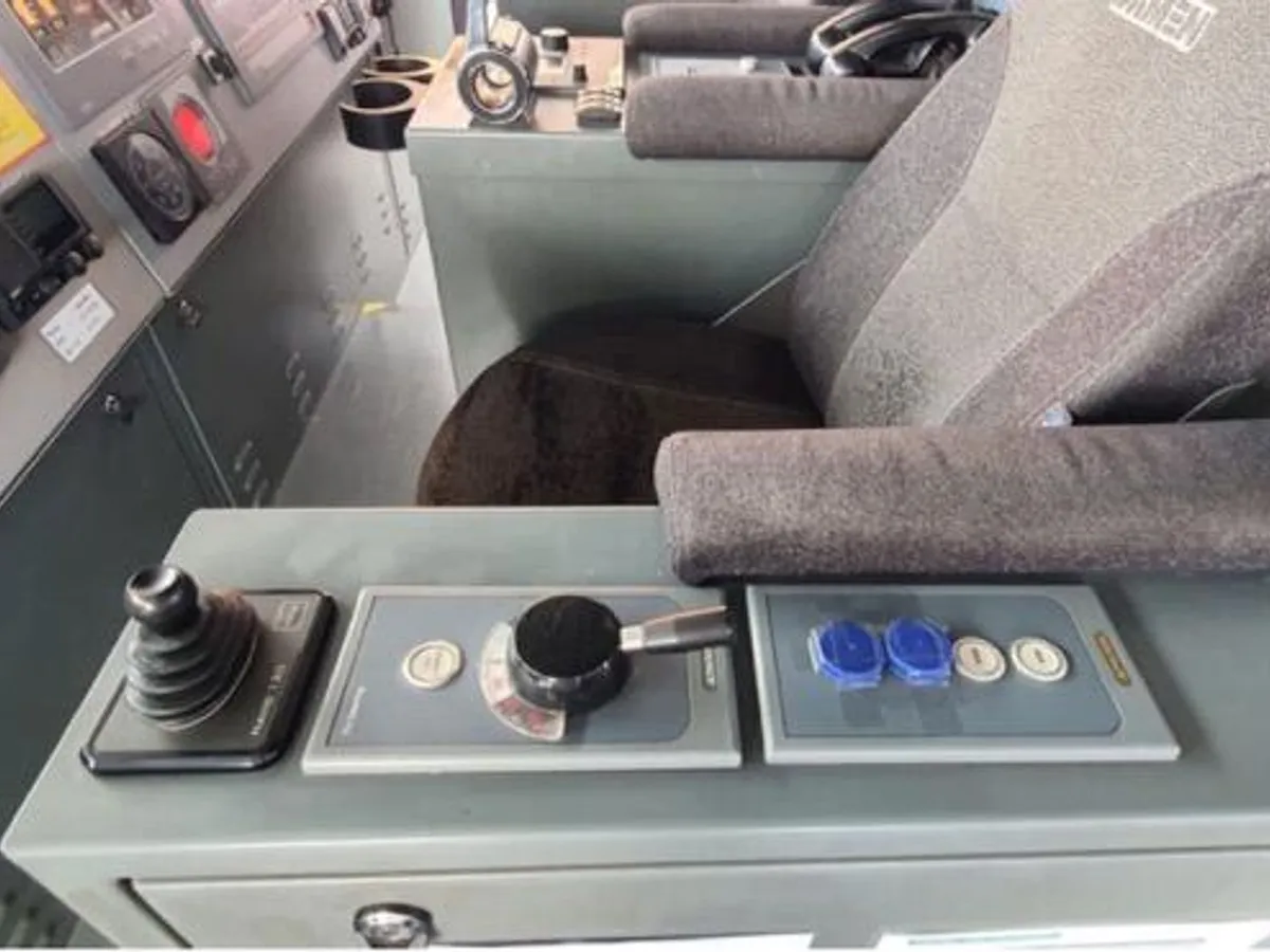 Kapal kerja keur dijual