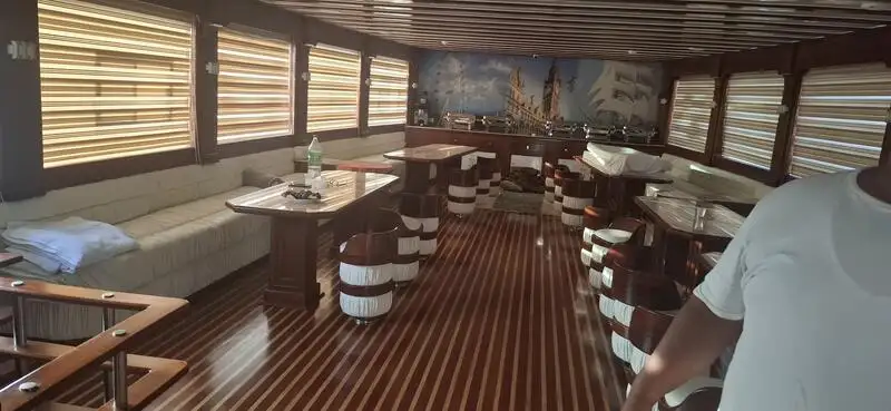 Kapal pesiar keur dijual