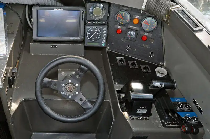 Kapal angkatan laut / militer keur dijual