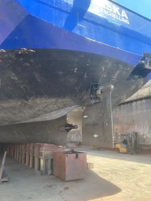Kapal pangangkut barang curah keur dijual