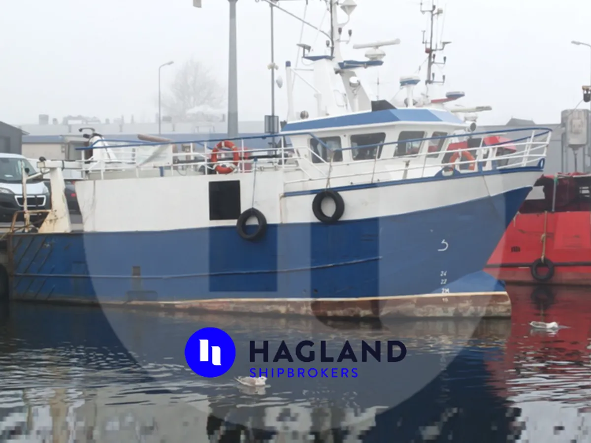 Kapal pangangkut lauk hirup keur dijual