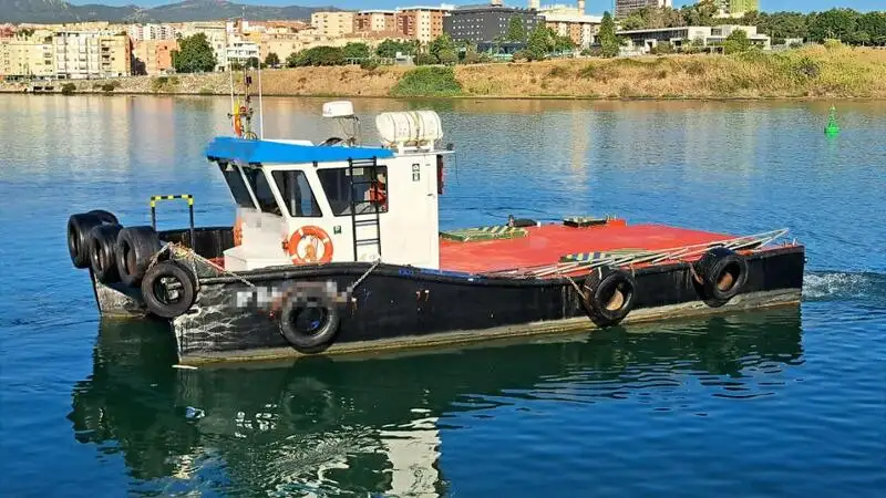 Kapal kerja keur dijual