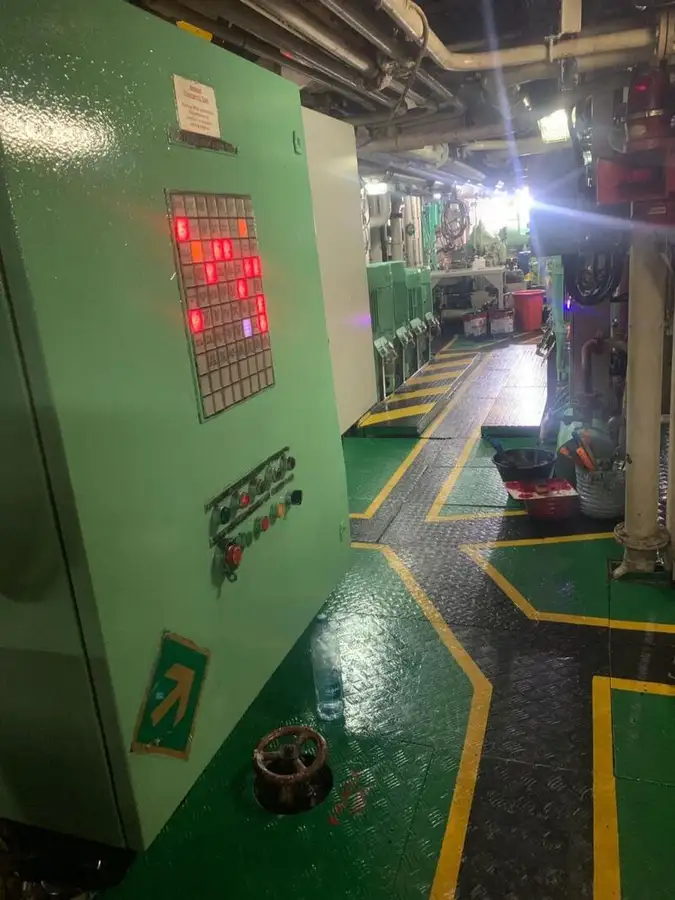 Kapal pasokan keur dijual
