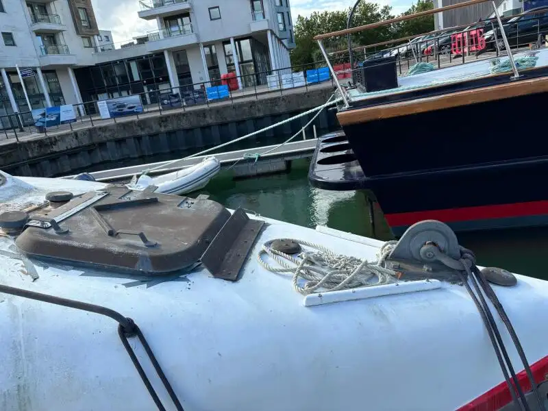 Kapal penyelamat keur dijual