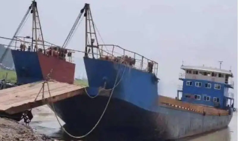 Tongkang keur dijual