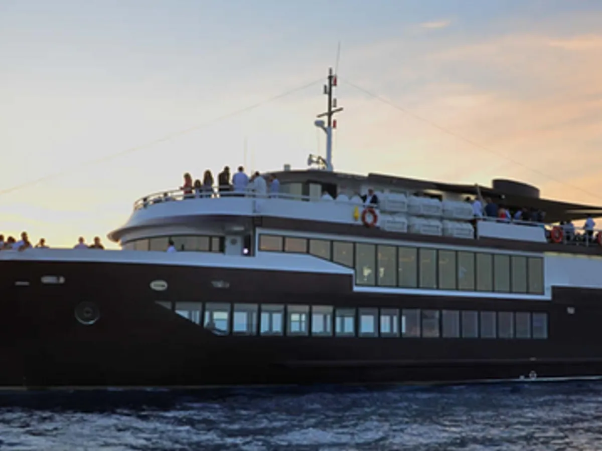 Kapal pesiar keur dijual