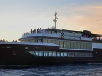 Kapal pesiar keur dijual