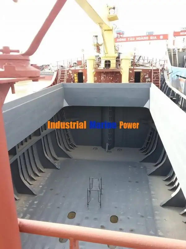 Kapal pangangkut barang curah keur dijual