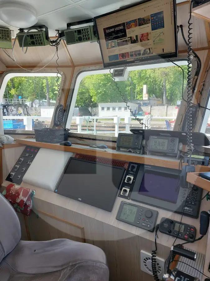 Kapal pangangkut lauk hirup keur dijual