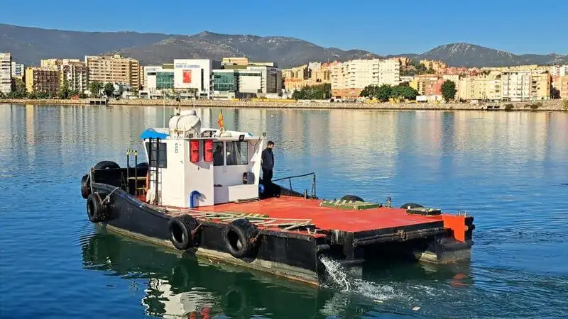 Kapal kerja keur dijual
