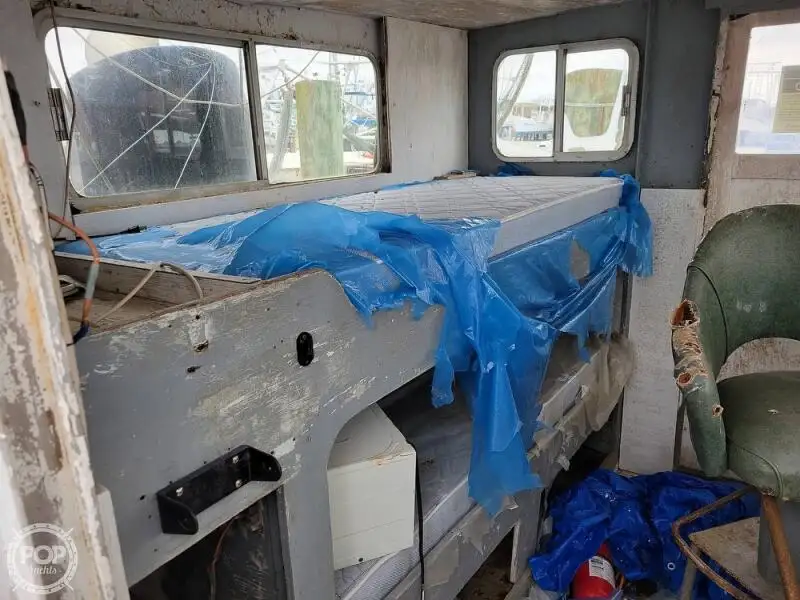 Kapal pasokan keur dijual