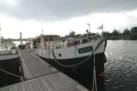Kapal pesiar keur dijual