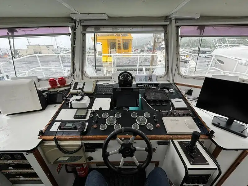 Kapal survei keur dijual