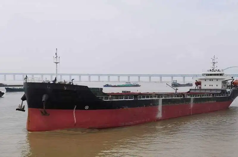Kapal pangangkut barang curah keur dijual