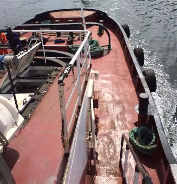 Kapal penarik keur dijual