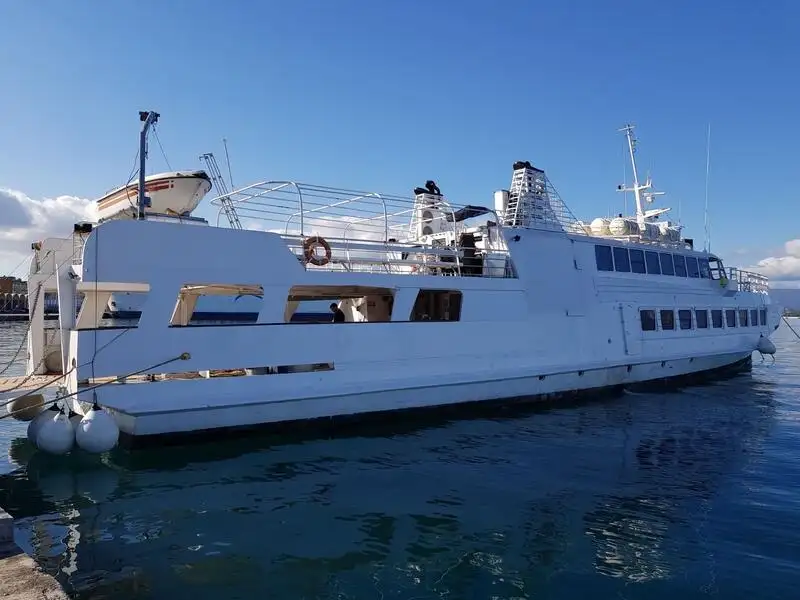 Kapal RoPax keur dijual