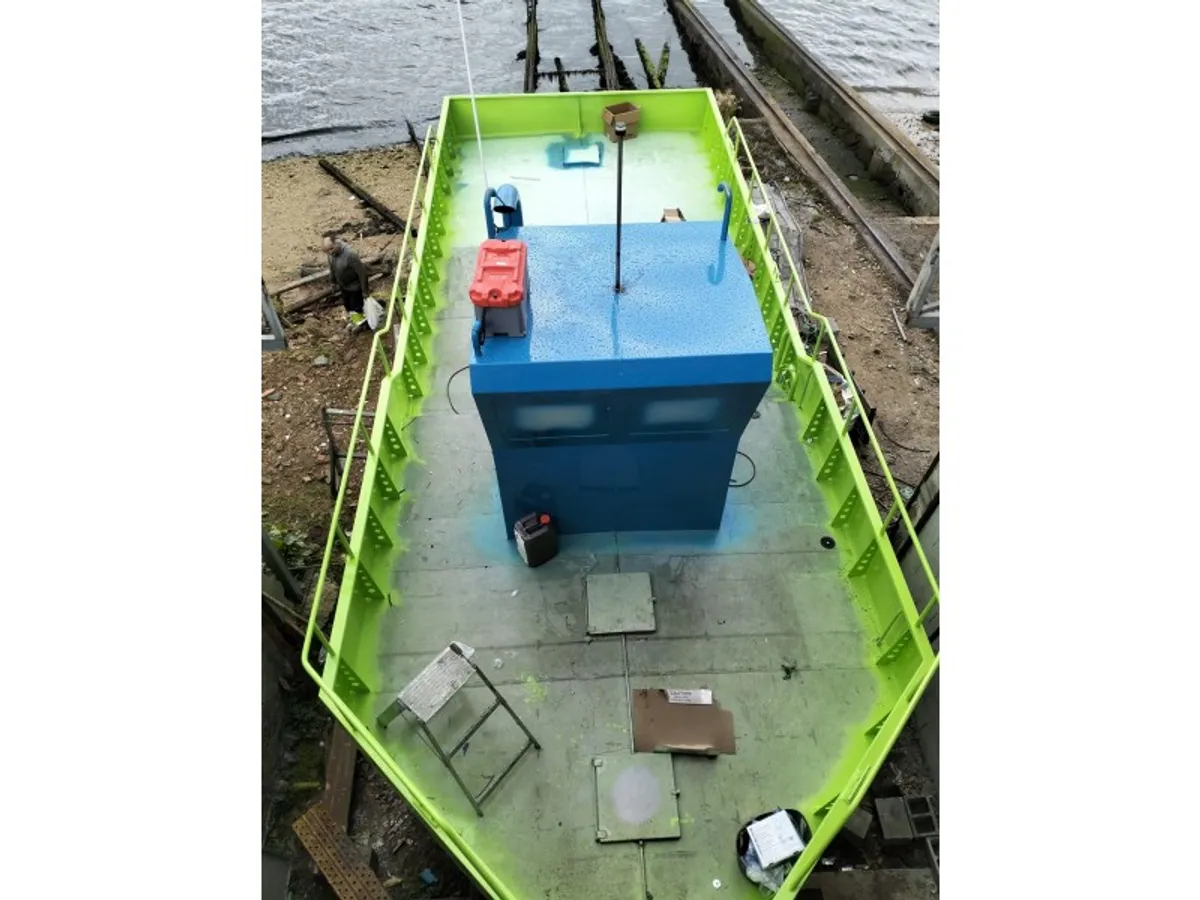 Kapal kerja keur dijual