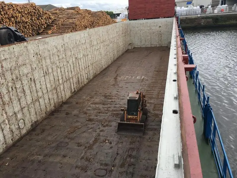 Kapal pangangkut barang curah keur dijual