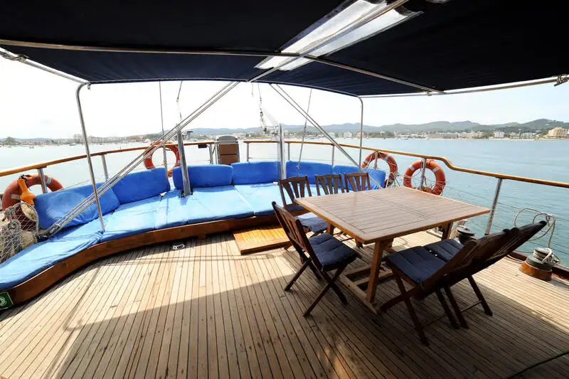 Kapal pesiar keur dijual