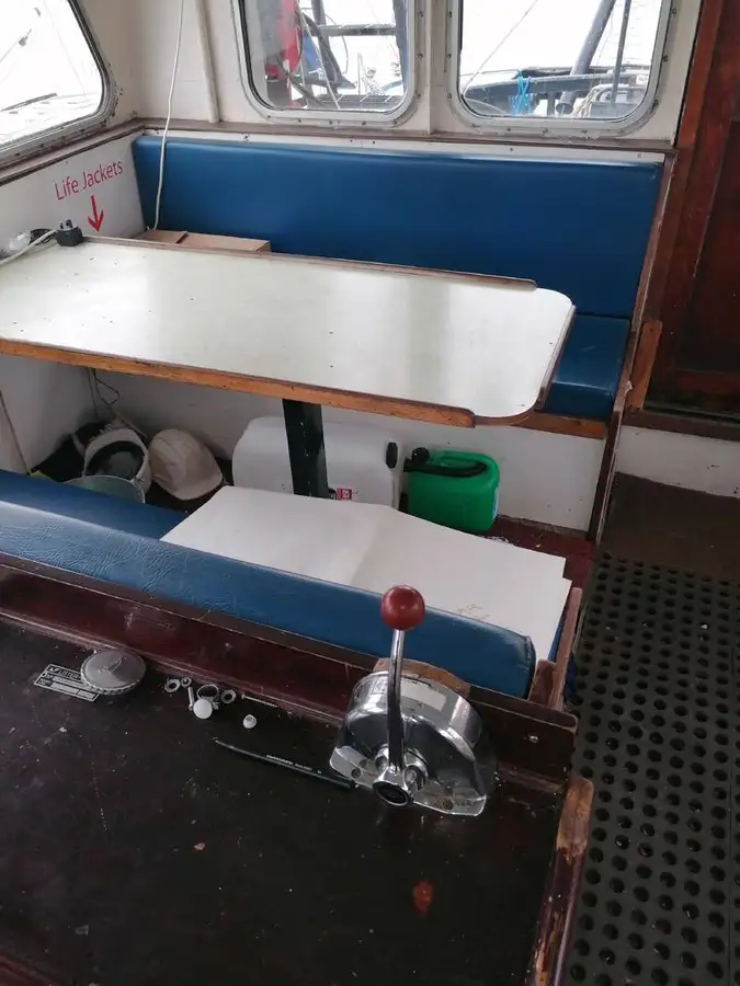 Kapal penarik keur dijual
