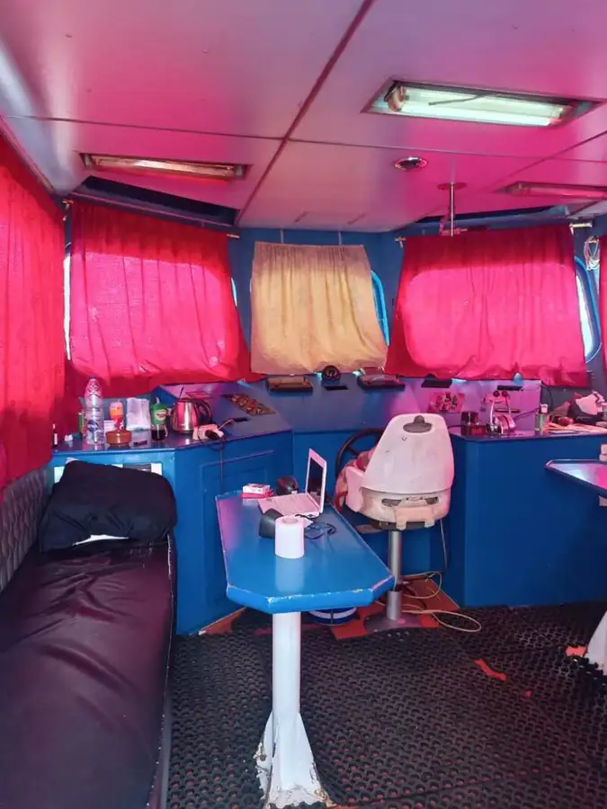 Kapal kerja keur dijual
