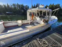 Kapal pangolahan lautan keur dijual