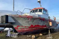 Parahu seuneu pikeun dijual