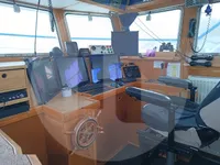 Kapal pangangkut lauk hirup keur dijual