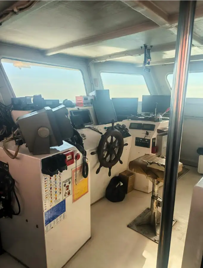 Kapal kerja keur dijual