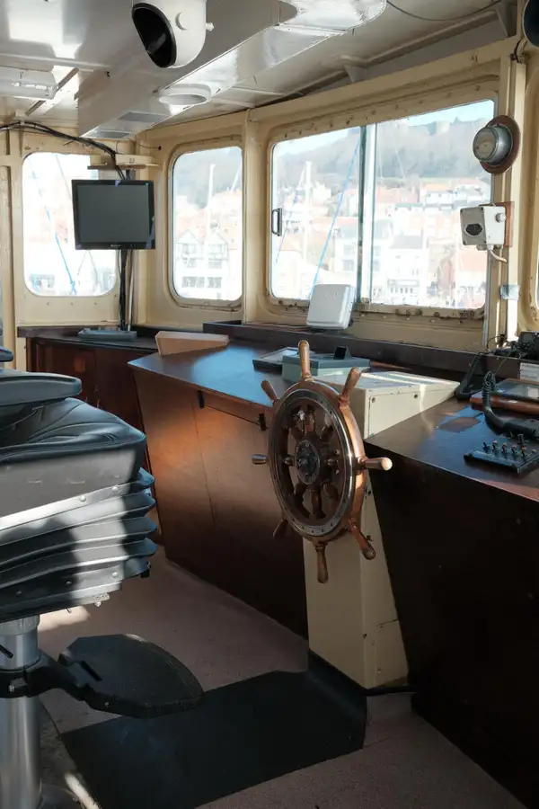 Kapal survei keur dijual